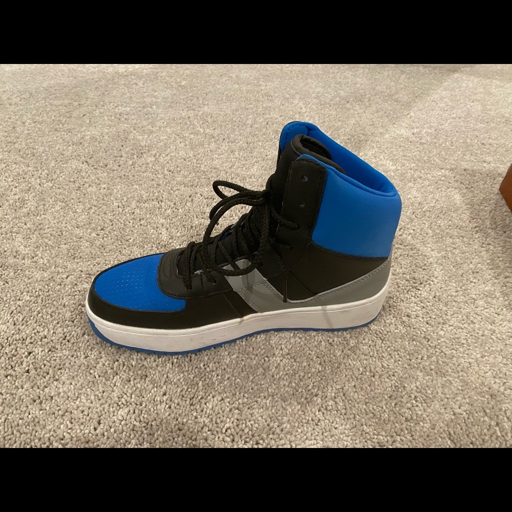 Hot!! Steve Madden Hightop sneakers